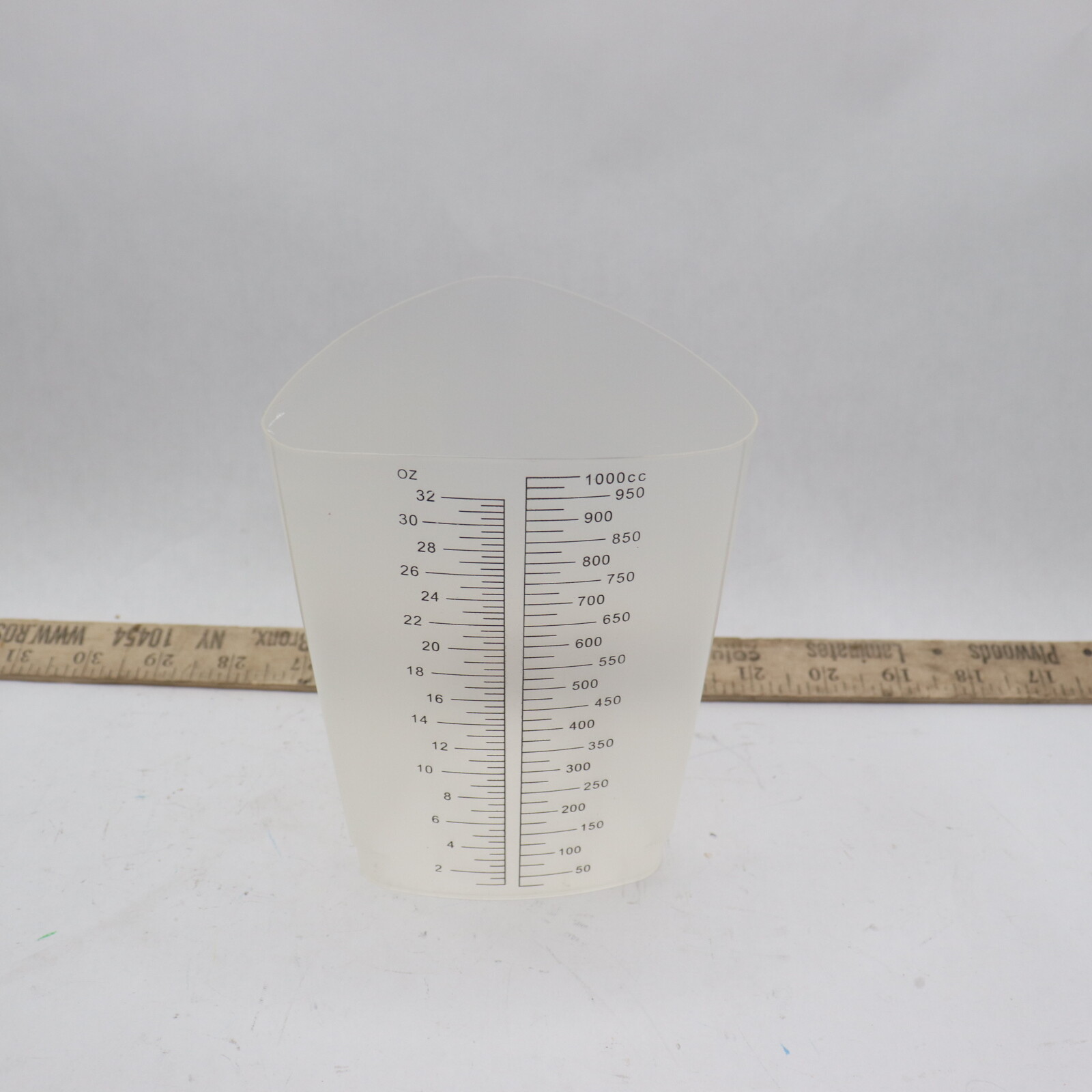 Triangular Measuring Beakers Graduated 2-32 Oz. or 50-1000CC 5-3/4″ Tall