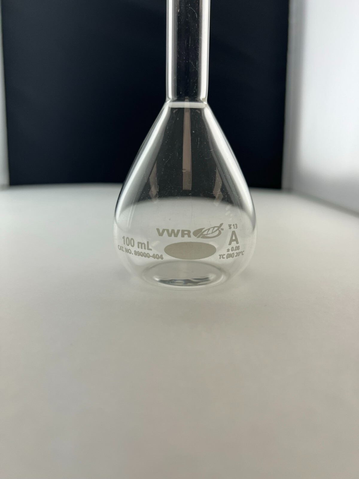 VWR 89000-404 100 mL Class A Volumetric Flask