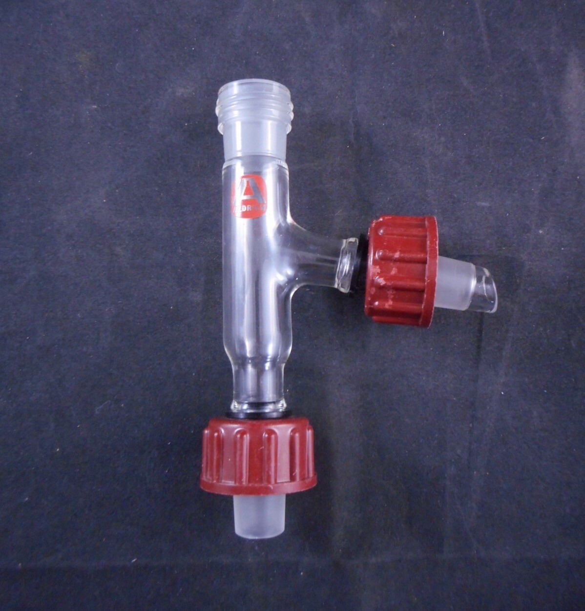 ALDRICH Glass Three-Way Adapter 75° Angle 14/20 Joints Screw Thread Locking