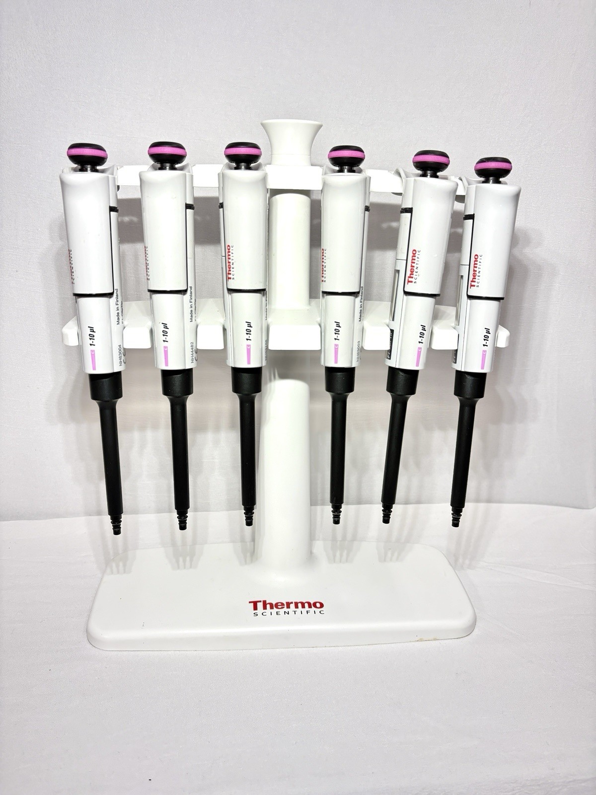 Thermo Fisher F1 ClipTip Single Channel 1-10uL Pipettes With Stand