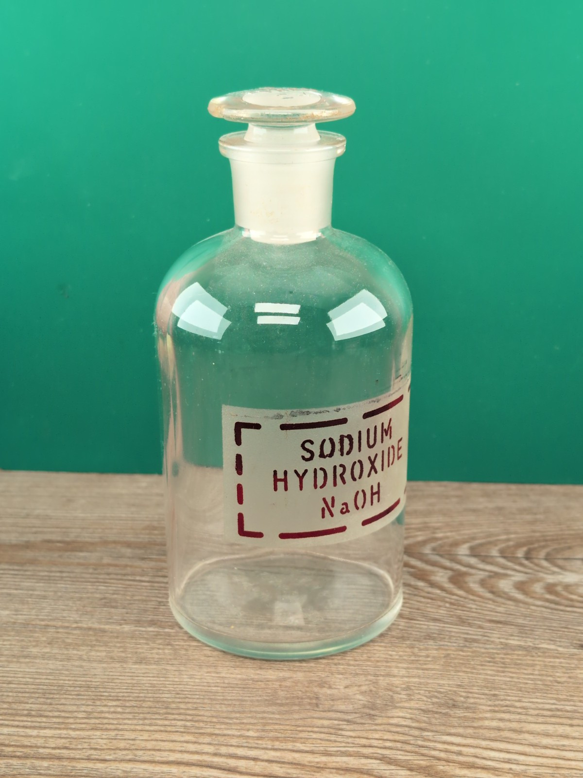 PYREX Apothecary Glass Chemist Bottle SODIUM HYDROXIDE Empty w/ Stopper 24